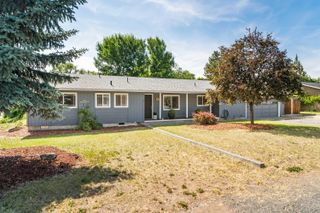 2217 NW 12th Street, Redmond, OR 97756