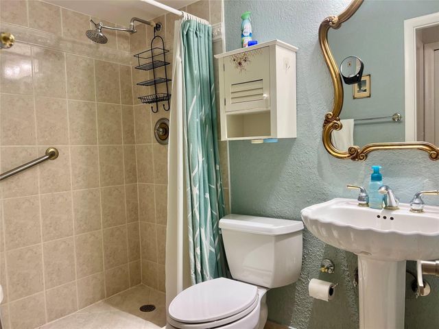 4000 N Hills Drive 25, Hollywood, FL 33021