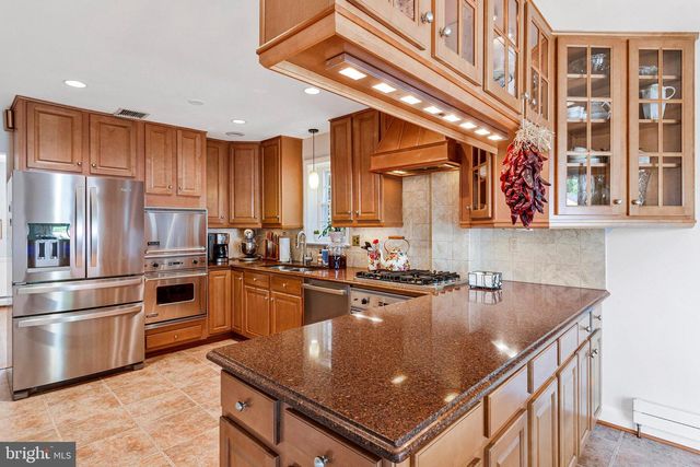 6211 LANGSTON BLVD, Arlington, VA 22205