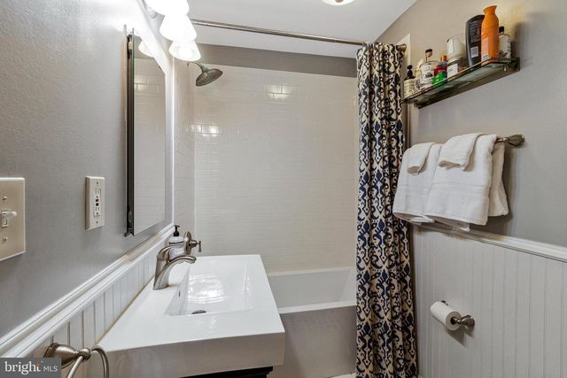 6211 LANGSTON BLVD, Arlington, VA 22205