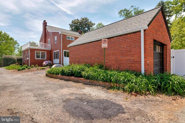 6211 LANGSTON BLVD, Arlington, VA 22205