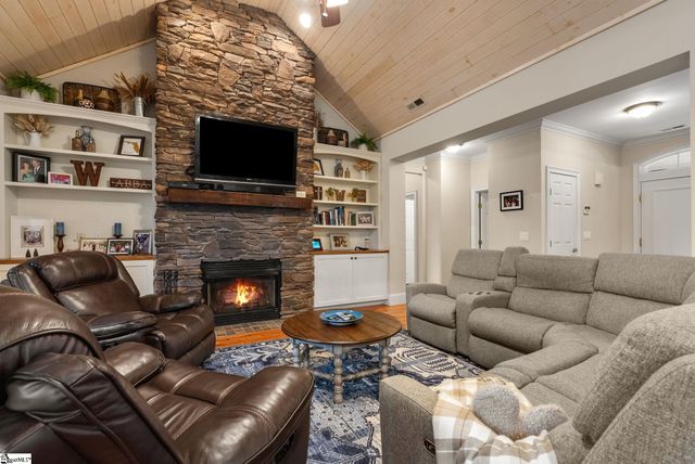 32 Laurelcrest Lane, Travelers Rest, SC 29690