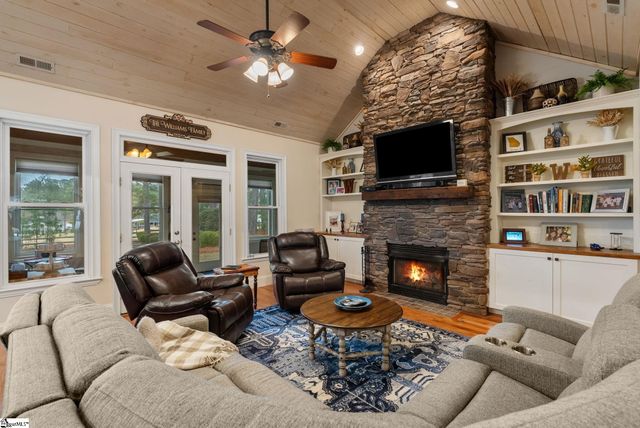 32 Laurelcrest Lane, Travelers Rest, SC 29690