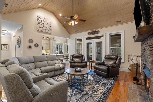 32 Laurelcrest Lane, Travelers Rest, SC 29690