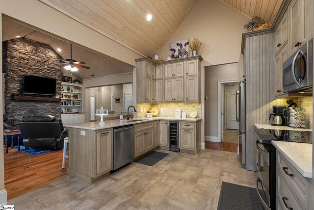 32 Laurelcrest Lane, Travelers Rest, SC 29690