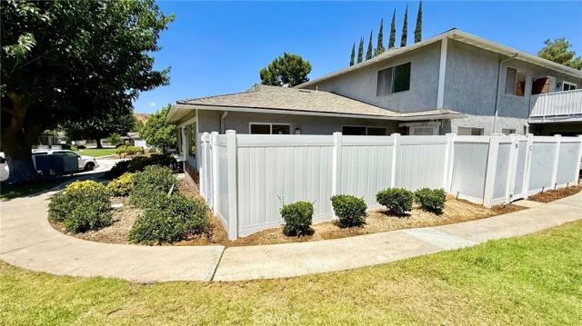 28196 Robin, Saugus, CA 91350