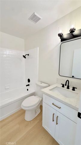 28196 Robin, Saugus, CA 91350