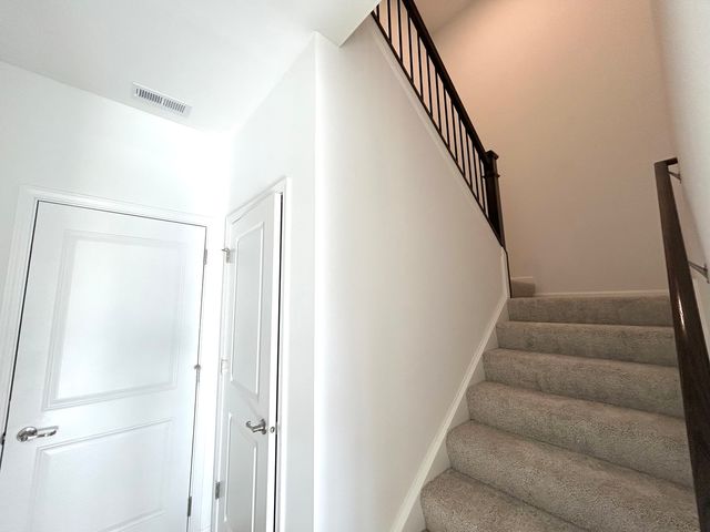 612 Cassia Court, Crystal Lake, IL 60012