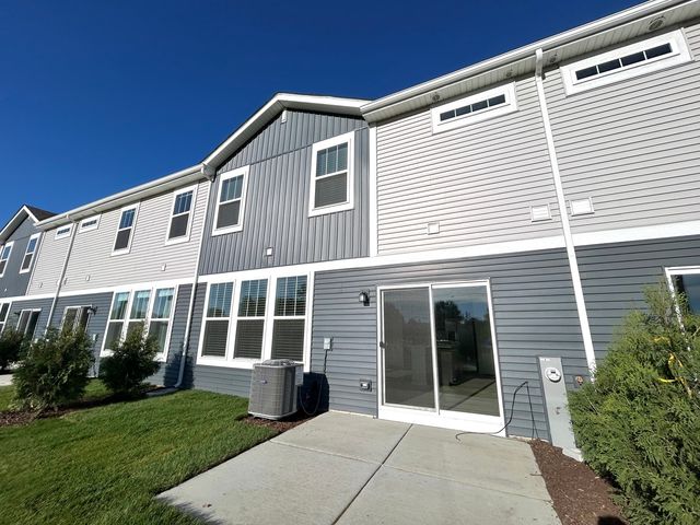 612 Cassia Court, Crystal Lake, IL 60012