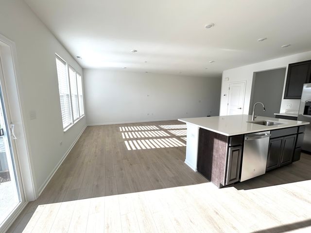 612 Cassia Court, Crystal Lake, IL 60012