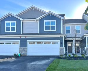 612 Cassia Court, Crystal Lake, IL 60012