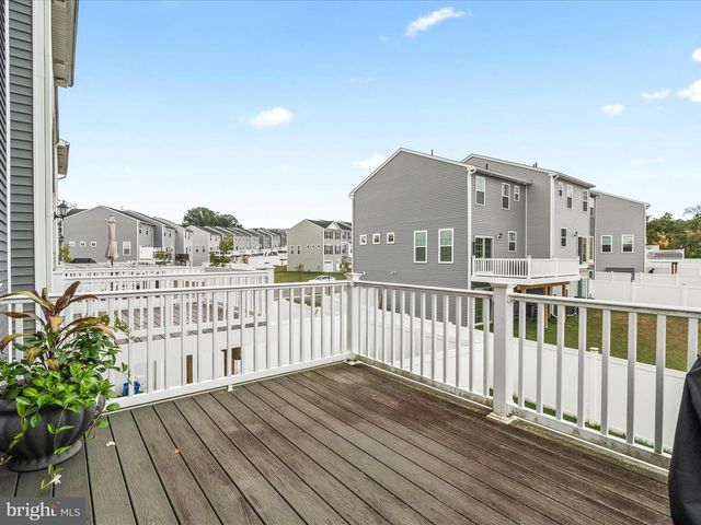 208 OVERLOOK DR, Hanover, PA 17331