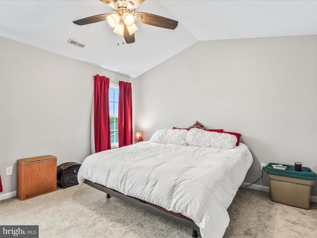 208 OVERLOOK DR, Hanover, PA 17331