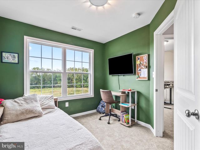 208 OVERLOOK DR, Hanover, PA 17331