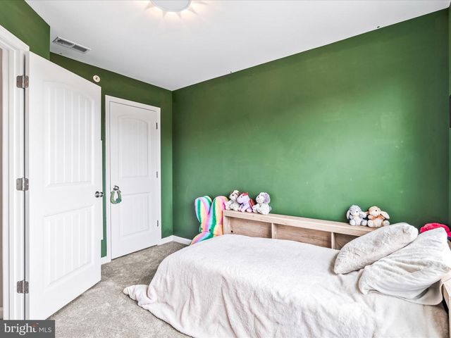 208 OVERLOOK DR, Hanover, PA 17331