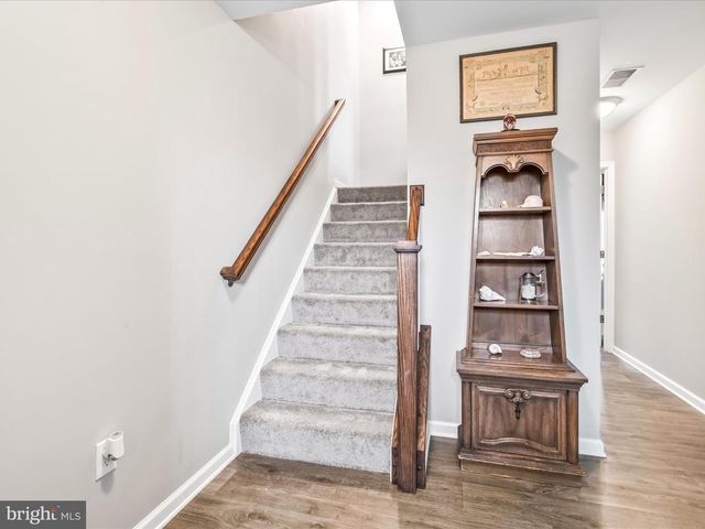 208 OVERLOOK DR, Hanover, PA 17331