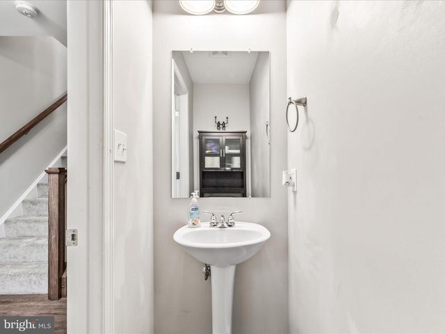 208 OVERLOOK DR, Hanover, PA 17331