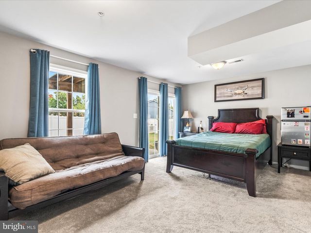 208 OVERLOOK DR, Hanover, PA 17331