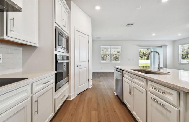 9832 AUTUMN RIDGE AVENUE, Riverview, FL 33578