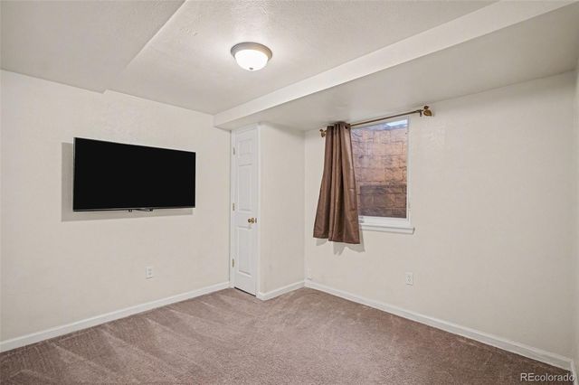 8621 W Hinsdale Place, Littleton, CO 80128