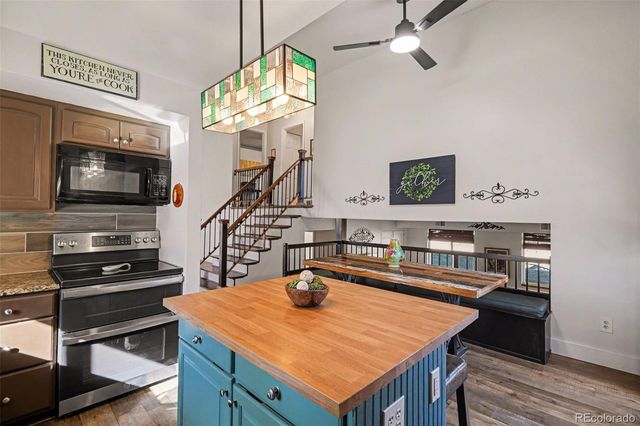 8621 W Hinsdale Place, Littleton, CO 80128