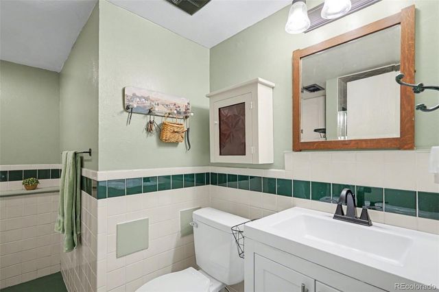 8621 W Hinsdale Place, Littleton, CO 80128