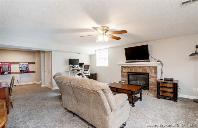 12409 Covered Bridge Road, Sellersburg, IN 47172