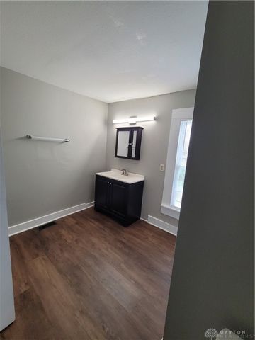 66 Barnett Street 64, Dayton, OH 45402
