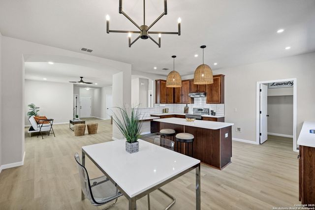 8115 Puente, San Antonio, TX 78223