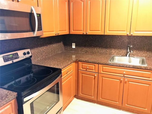 4848 NW 24th Ct 325, Lauderdale Lakes, FL 33313