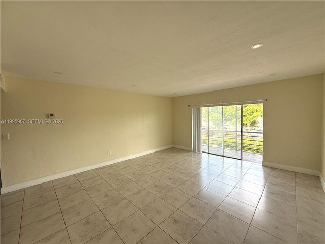 4848 NW 24th Ct 325, Lauderdale Lakes, FL 33313