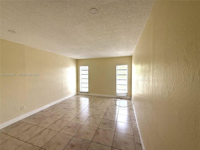 4848 NW 24th Ct 325, Lauderdale Lakes, FL 33313