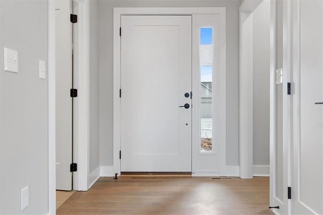 25067 W 94th Terrace, Lenexa, KS 66227