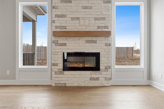 25067 W 94th Terrace, Lenexa, KS 66227