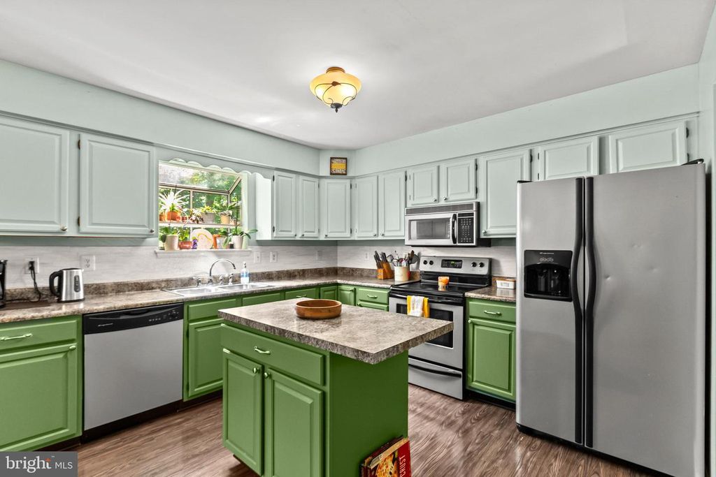 Image 12 of property listing at 667 SAN GABRIEL RD, Lusby, MD 20657