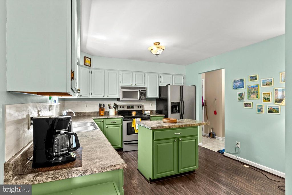 Image 13 of property listing at 667 SAN GABRIEL RD, Lusby, MD 20657