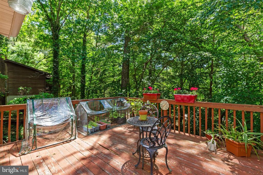 Image 14 of property listing at 667 SAN GABRIEL RD, Lusby, MD 20657