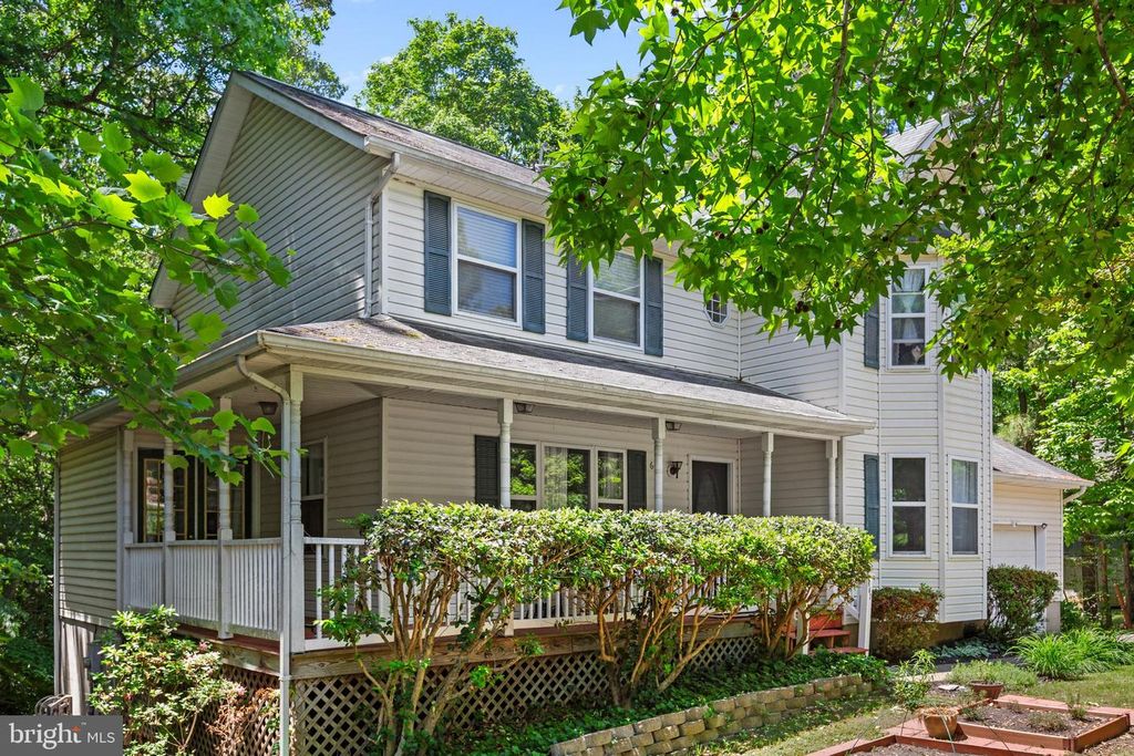 Image 2 of property listing at 667 SAN GABRIEL RD, Lusby, MD 20657