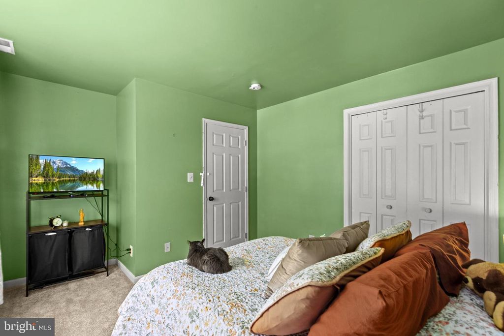 Image 20 of property listing at 667 SAN GABRIEL RD, Lusby, MD 20657