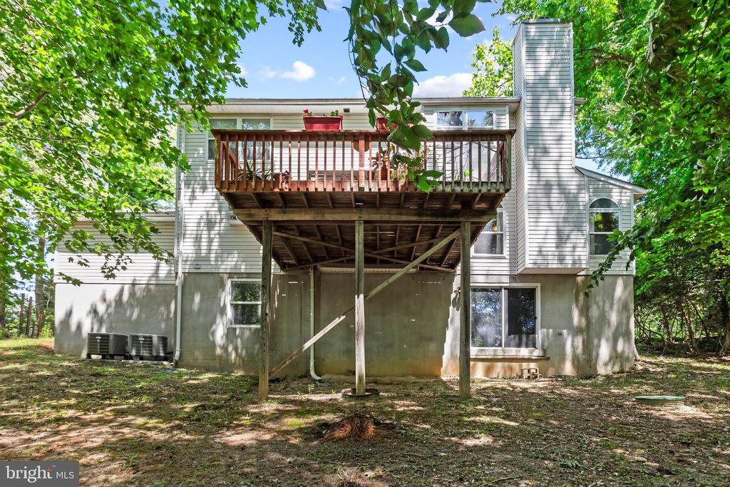 Image 30 of property listing at 667 SAN GABRIEL RD, Lusby, MD 20657