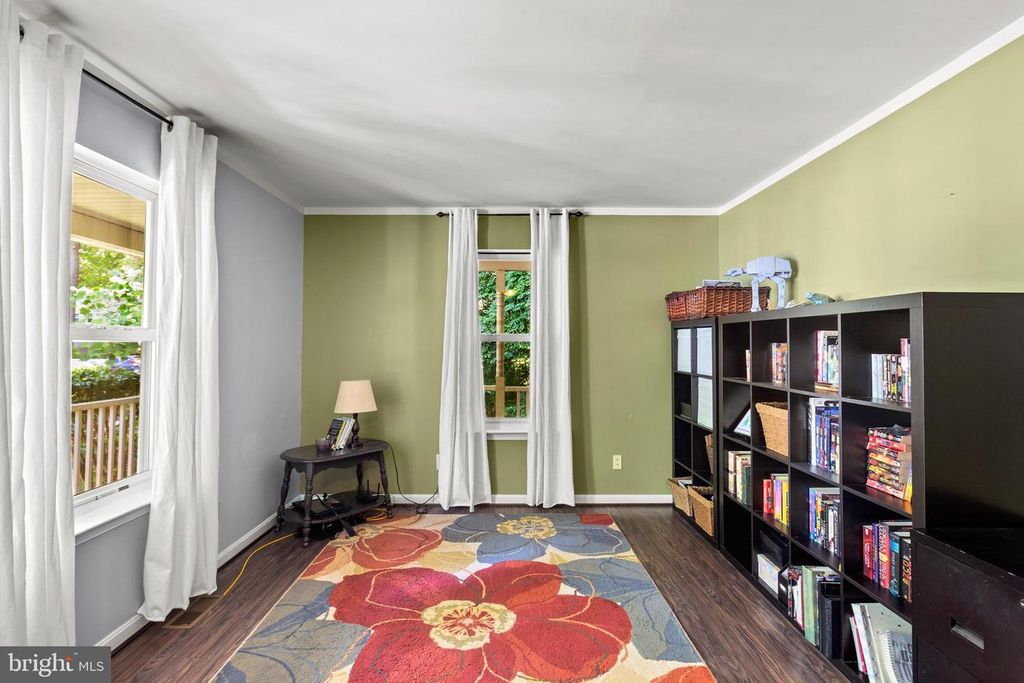 Image 7 of property listing at 667 SAN GABRIEL RD, Lusby, MD 20657