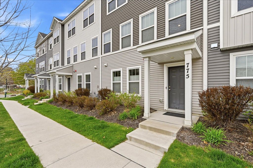 775 Midtown Lane, New Brighton, MN 55112