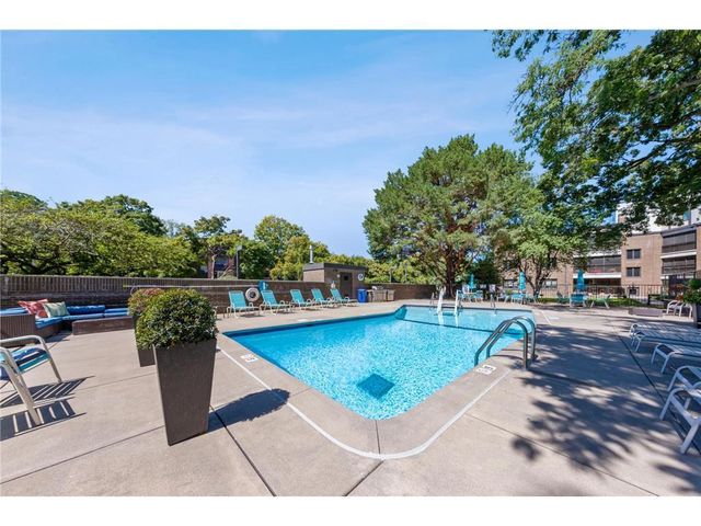 3412 Oak Ridge Road 108, Minnetonka, MN 55305