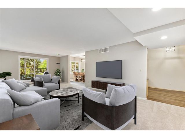 3412 Oak Ridge Road 108, Minnetonka, MN 55305