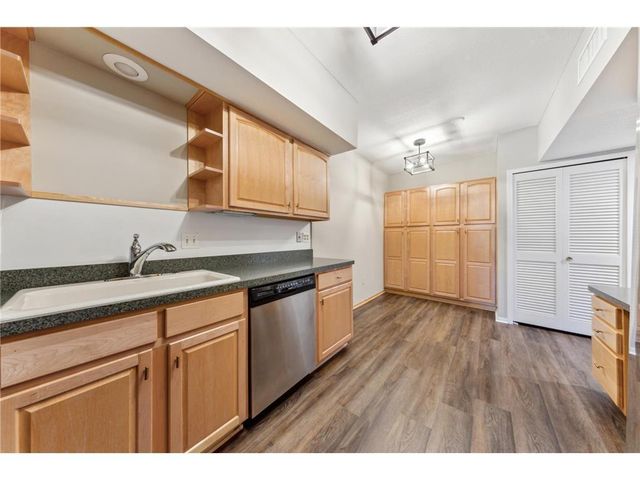 3412 Oak Ridge Road 108, Minnetonka, MN 55305