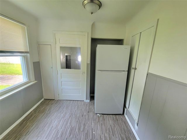 13505 Saint Andrews Avenue, Warren, MI 48089