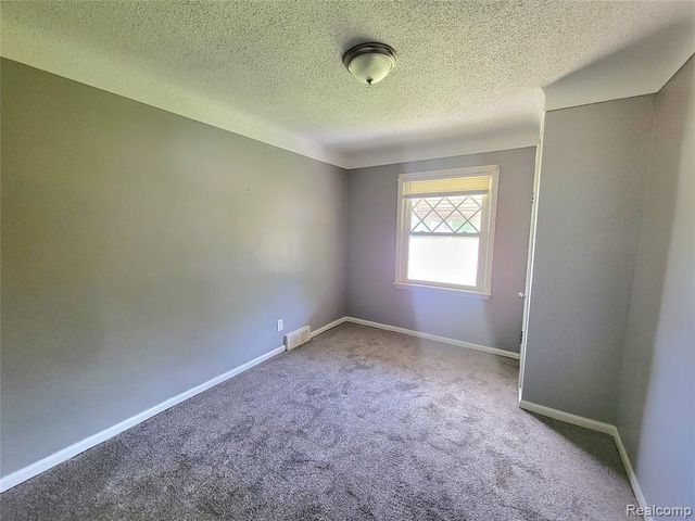 13505 Saint Andrews Avenue, Warren, MI 48089