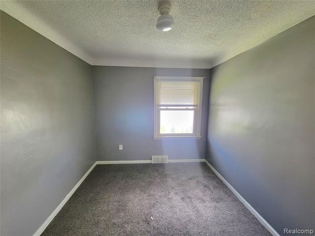 13505 Saint Andrews Avenue, Warren, MI 48089