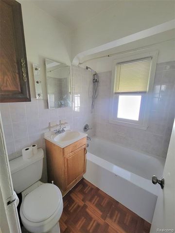 13505 Saint Andrews Avenue, Warren, MI 48089