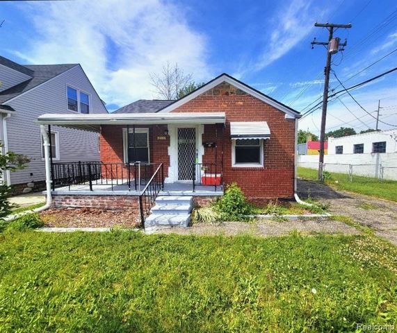 13505 Saint Andrews Avenue, Warren, MI 48089
